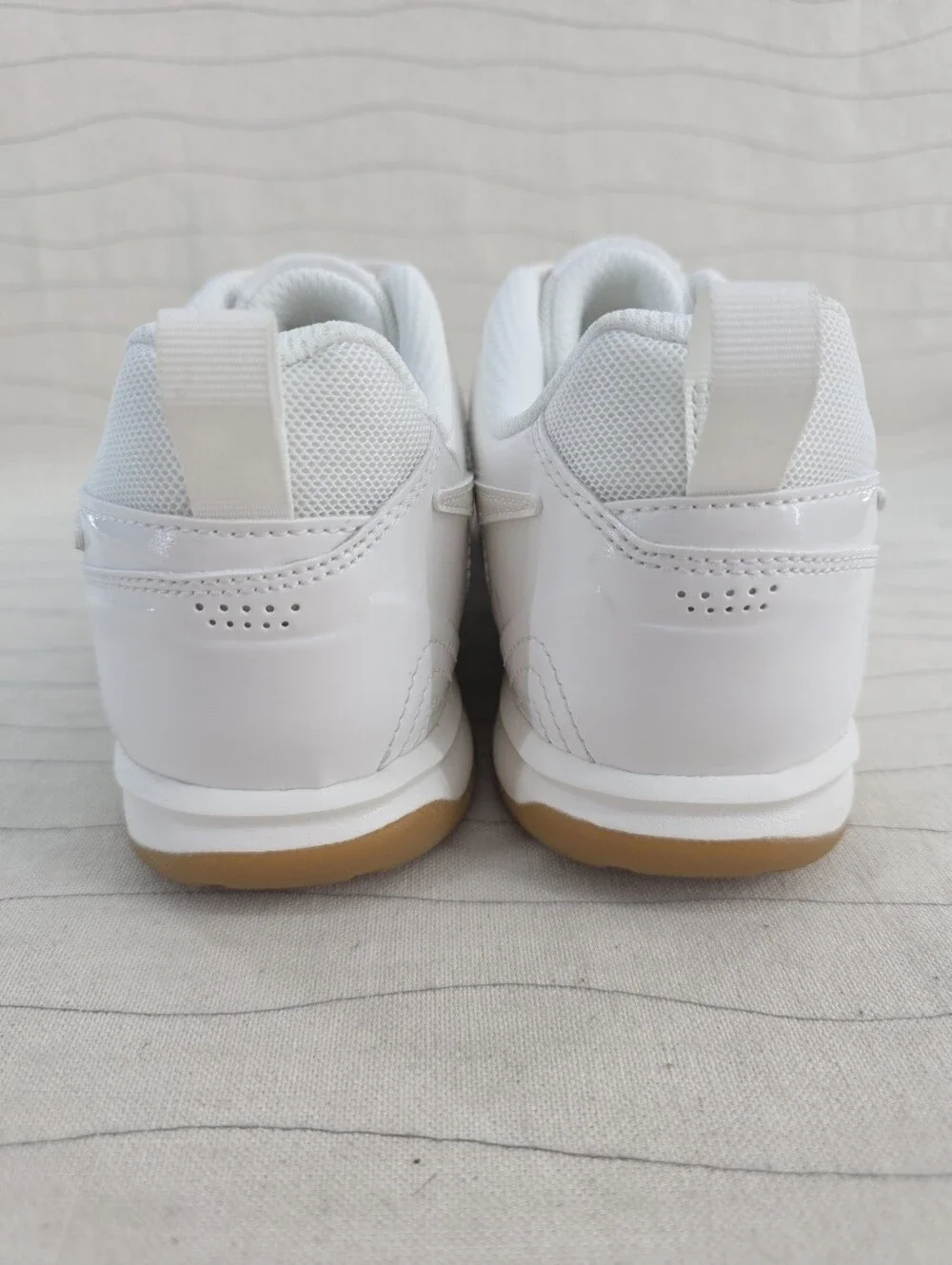Nike Youth GS Gato LV8 Ivory Tan Gum Sole Sneakers Shoes II7084-100 Sz 6.5Y NEW